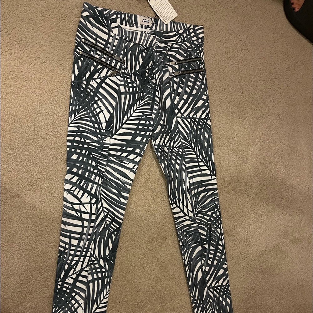 Brand New Beymen( Made in Turkey) pants size EU36(US 2-4)